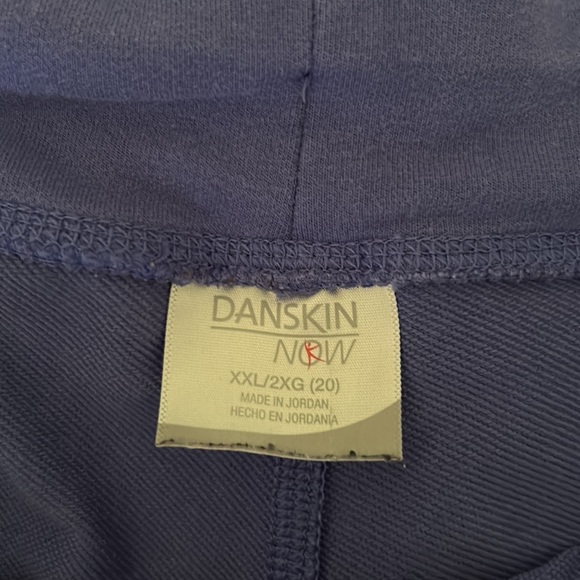 Danskin now purple shorts with pockets and tie waist. Size XXL. - Picture 3 of 7